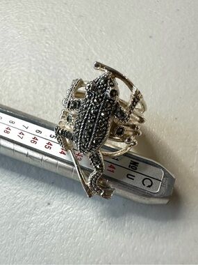 Vintage Sterling Silver Marcasite Frog Ring 925 Toad Animal Statement Sz 7.5